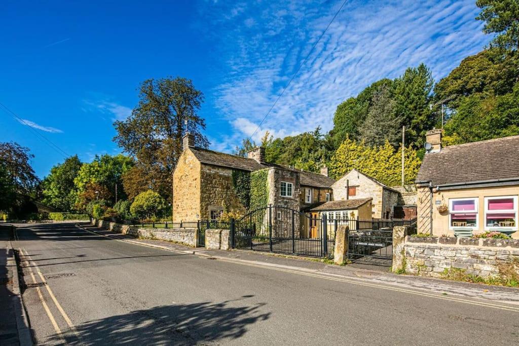 The Belle - A Lovingly Converted Grade II Listed Home From Home In Bakewell Exterior foto