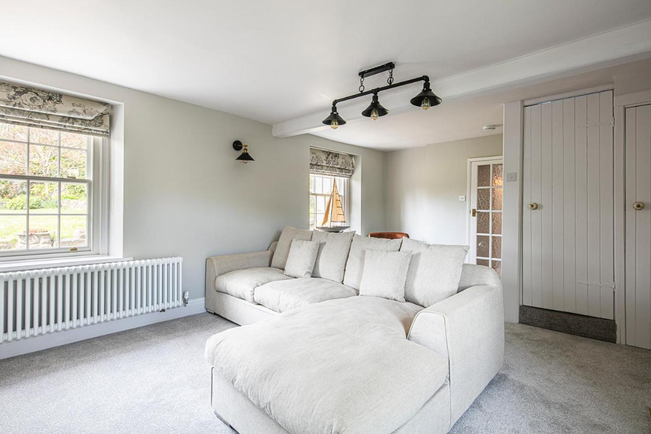 The Belle - A Lovingly Converted Grade II Listed Home From Home In Bakewell Exterior foto