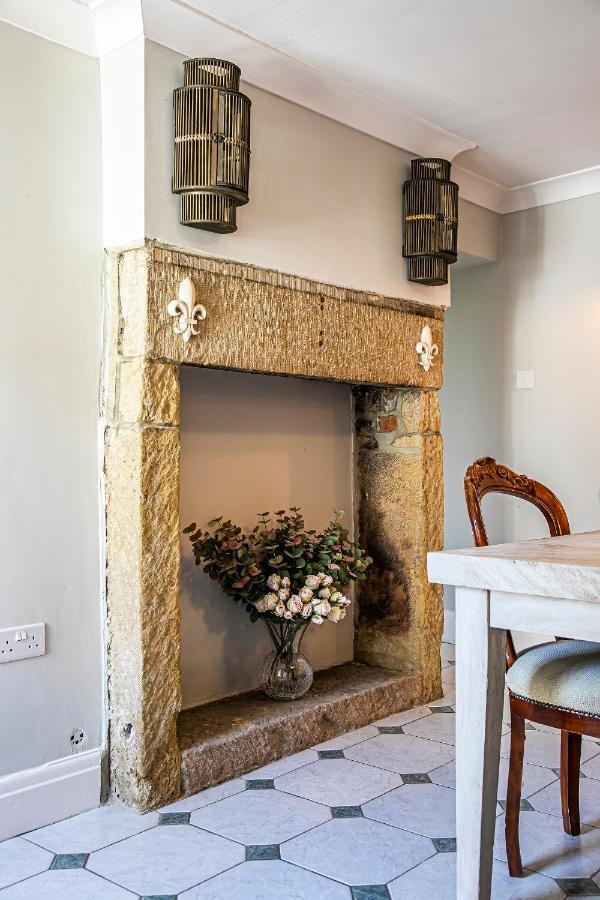 The Belle - A Lovingly Converted Grade II Listed Home From Home In Bakewell Exterior foto