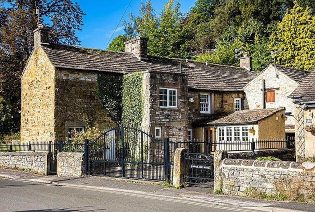 The Belle - A Lovingly Converted Grade II Listed Home From Home In Bakewell Exterior foto