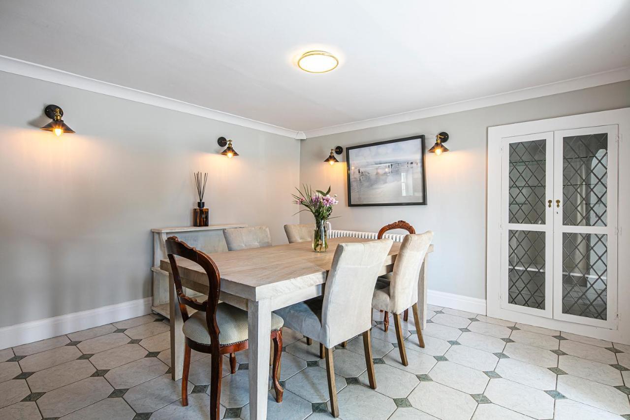 The Belle - A Lovingly Converted Grade II Listed Home From Home In Bakewell Exterior foto