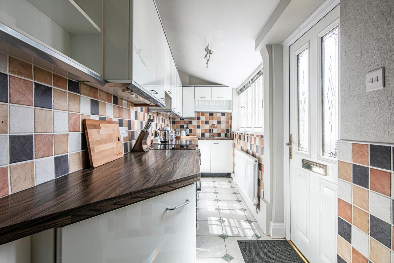 The Belle - A Lovingly Converted Grade II Listed Home From Home In Bakewell Exterior foto